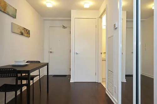 *** Hotel Nge Stays - York Street Condos Toronto Canada