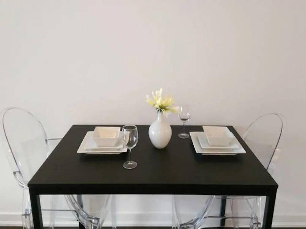 Nge Stays - York Street Condos Toronto 3*,