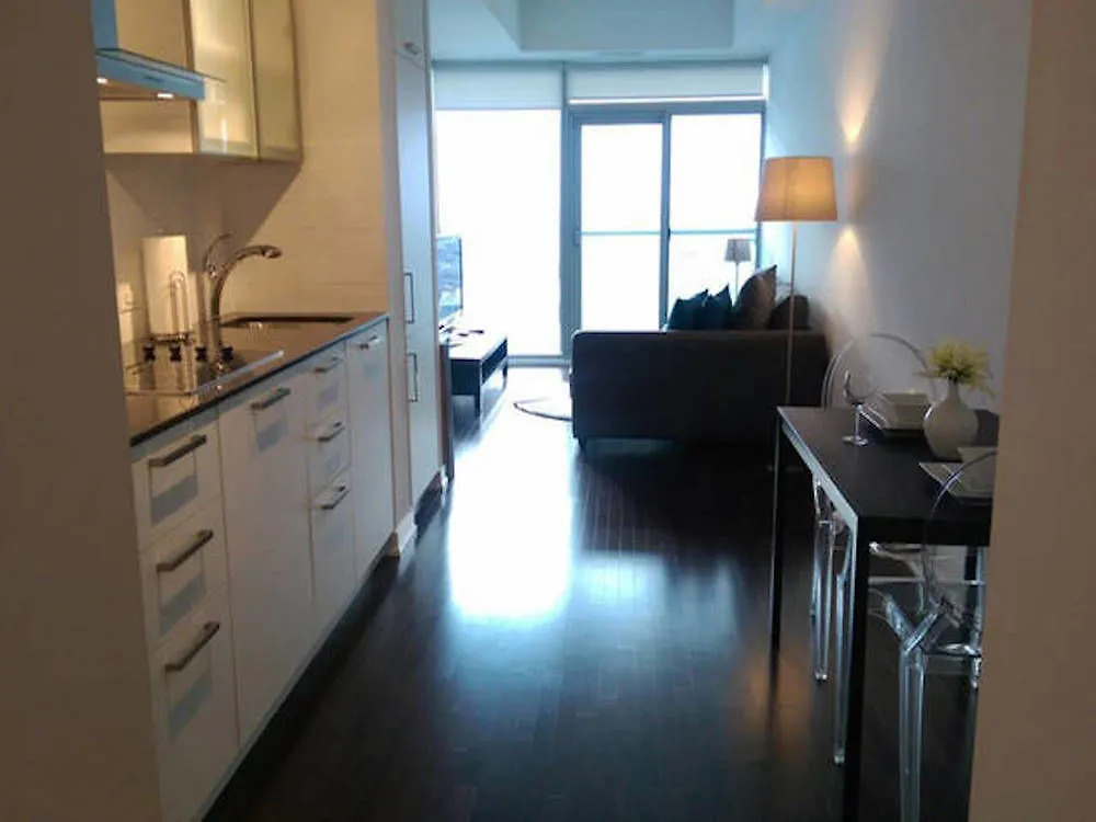 Nge Stays - York Street Condos Toronto Hotel